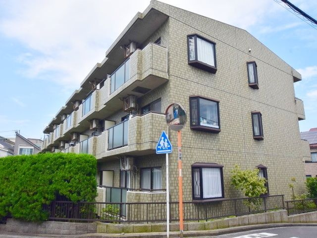 メゾンヒルトップ山手の外観
