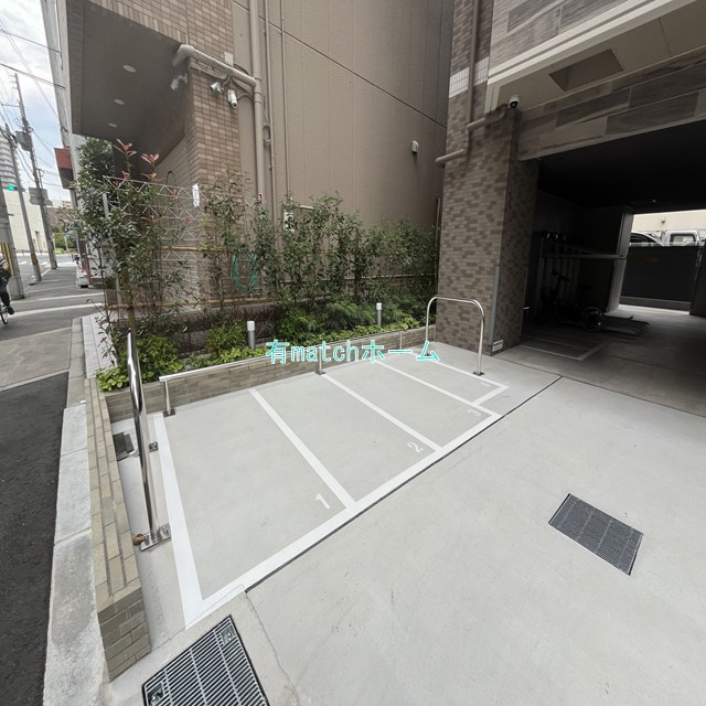 ファーストフィオーレ新町ファジスタの駐車場