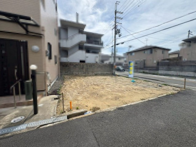 【駐車場】 | 引野町１丁　新築一戸建 | 駐車スペース１台分ございますよ！愛車の置き場所に困らないですね♪