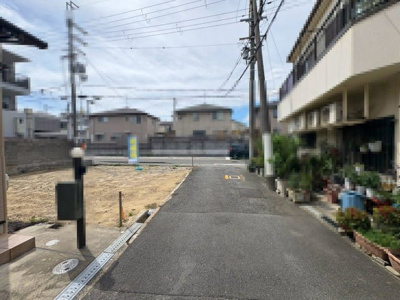 【前面道路含む現地写真】 | 引野町１丁　新築一戸建 | 【住宅ローン相談】住宅ローンにご不安、ご心配のある方でもイエストアでは豊富な知識でサポート致します♪