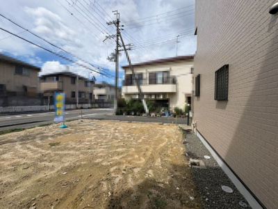 【外観】 | 引野町１丁　新築一戸建 | ＬＤＫ約１８帖♪暮らしの中心となるリビングは、家族みんなが心地よく過ごせる癒しの空間ですよ！