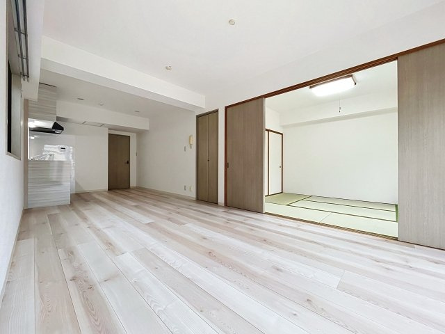 シャンテ蘭の居間・リビング|こちらのリビングで趣味の時間をお楽しみください