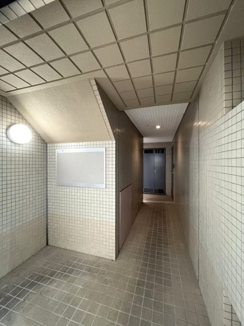 シャンテ蘭のエントランス|毎日通るエントランスはこのようになっています