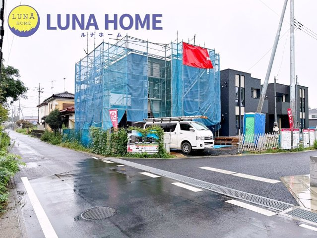 土浦市高岡　新築戸建　1号棟の前面道路含む現地写真