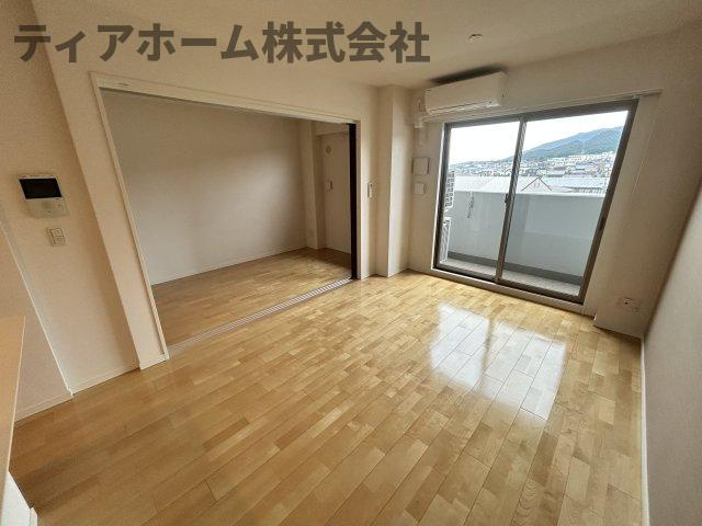 香芝市穴虫の賃貸マンションの居間・リビング