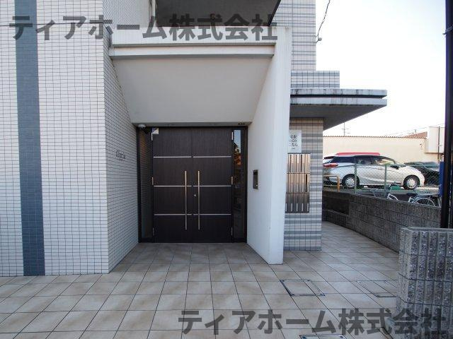 香芝市穴虫の賃貸マンションのエントランス