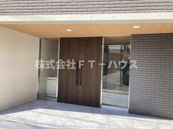 ＬＥＯ六拾壱番館のエントランス