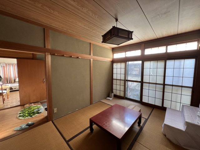 津山市小田中　中古住宅5DKの和室|１階南側和室