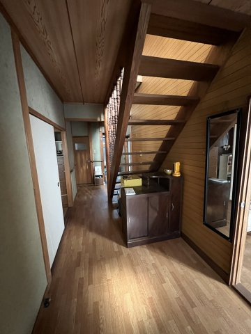 津山市小田中　中古住宅5DKの内装|廊下