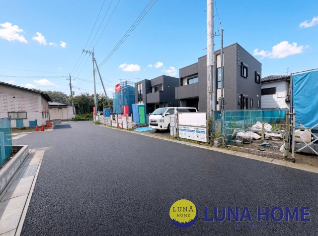 土浦市高岡　新築戸建　3号棟の前面道路含む現地写真