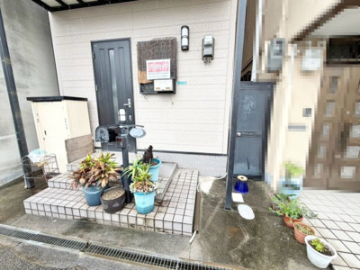 【外観】 | 御崎７丁目　中古戸建 | ２階リビングは日当たりがよく、温かく心地のいい室内♪家族が集まる場所だからこそ癒しの空間に。
