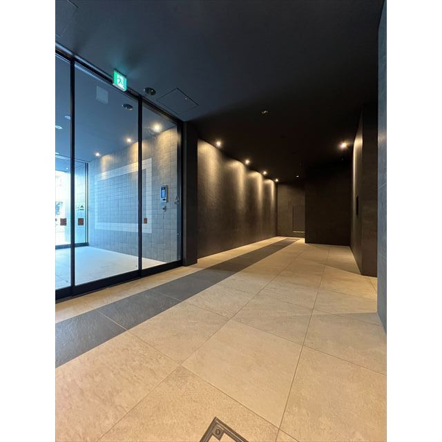 ACP Residence 中野新橋の居間・リビング|おしゃれな居間です