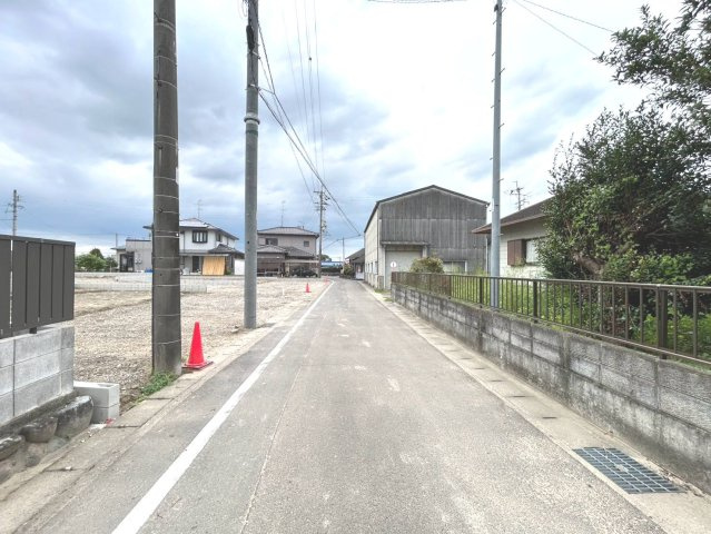 ハートフルタウン　江南市小杁町長者毛西　全5区画分譲の前面道路含む現地写真|「現地（2026年9月23日）撮影」　
■前面道路　
■ヤマダ不動産　株式会社リライフ