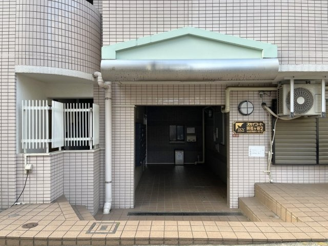スカイコート阿佐ヶ谷第２のエントランス|建物の内部です