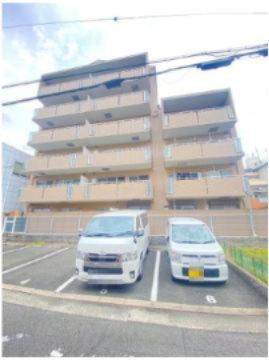 アフィデ古川の駐車場