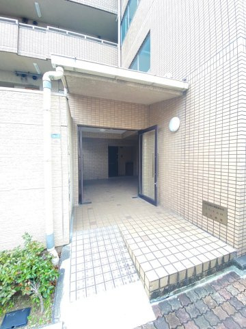 アフィデ古川のエントランス