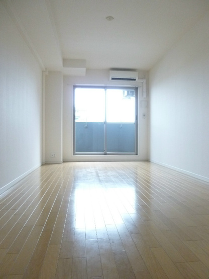 【居間・リビング】グレンパーク兵庫駅前