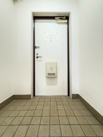 FERTI NAKANISHI3の玄関