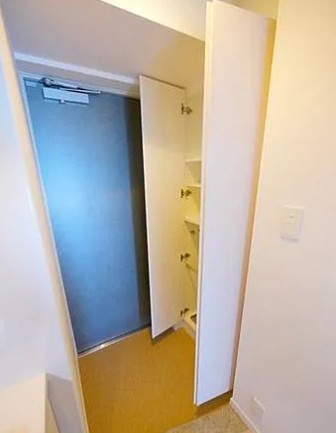プラウドフラット板橋本町の玄関