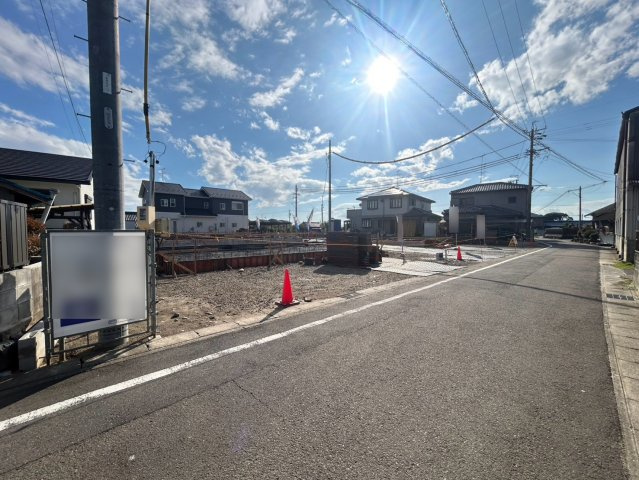 ハートフルタウン　江南市小杁町長者毛西　全5区画分譲の前面道路含む現地写真|「現地（2026年9月23日）撮影」　
■前面道路　
■ヤマダ不動産　株式会社リライフ
