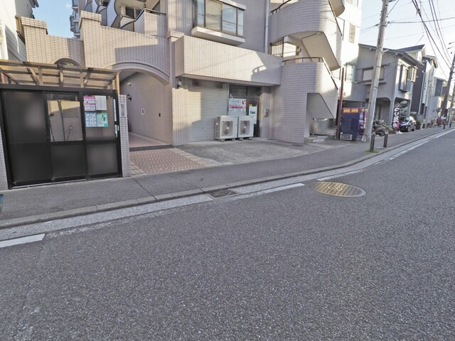 横浜阪東橋ガーデンハウスのロビー
