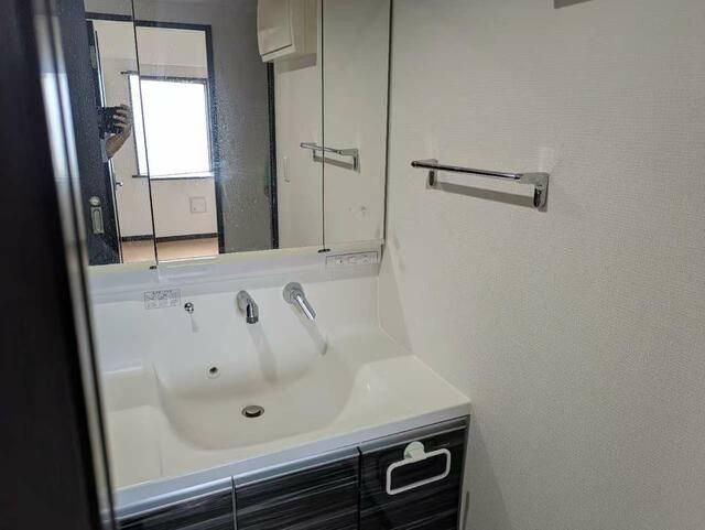 横浜阪東橋ガーデンハウスの洗面所
