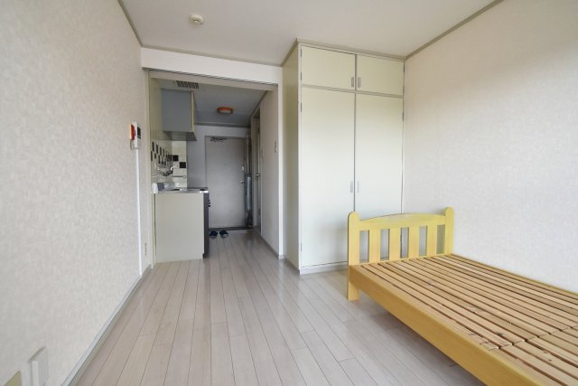 シンコーヴィラの居間・リビング|家具はお部屋による