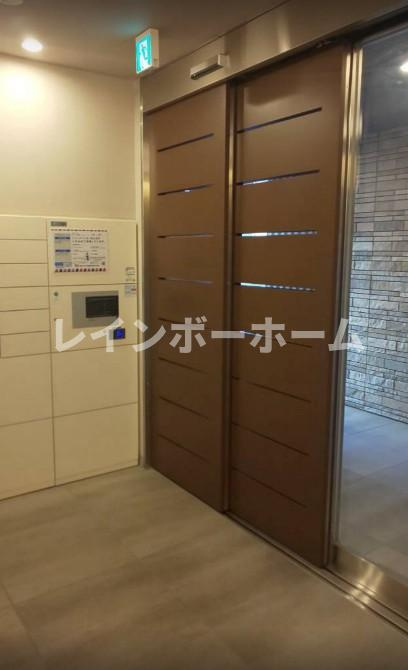 シャーメゾン志木のエントランス