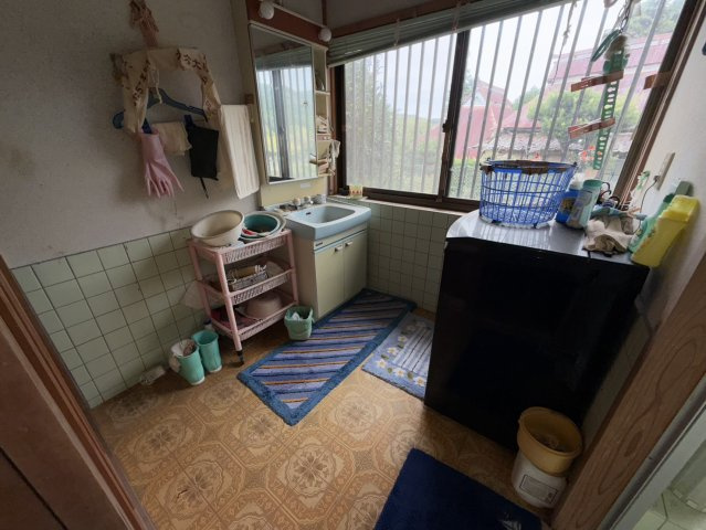 築上郡上毛町　平屋中古一戸建ての脱衣所