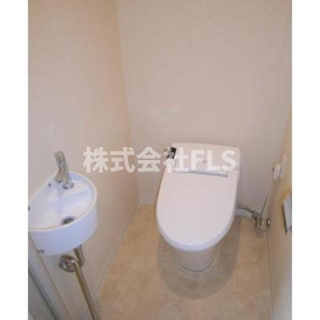 港区西新橋３丁目の賃貸マンションのトイレ