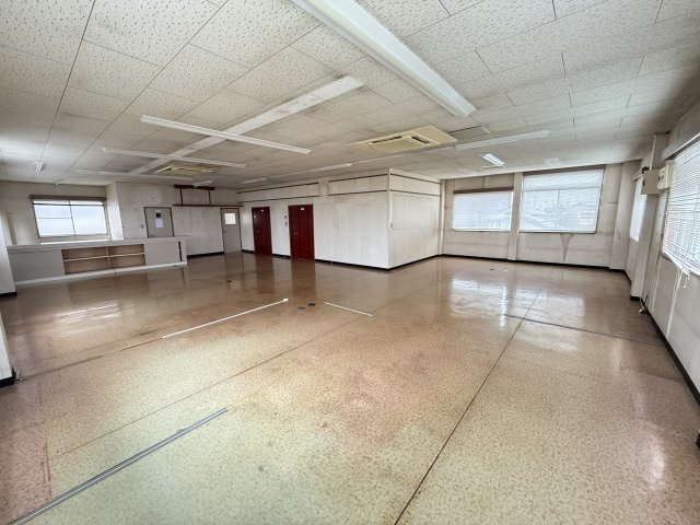 前橋市天川原町　事務所・倉庫の洋室|事務所