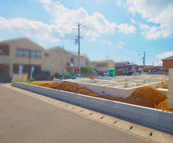 クレイドルガーデンさぬき市志度第２の前面道路含む現地写真|外観
駐車スペースが広いので家族の複数台所有や来客用駐車や将来的な車の増台にも対応しやすいです。