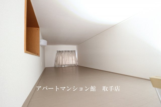 レオパレスシェソワの寝室|画像8