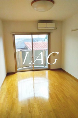 【居間・リビング】 | コスモハイツ | 洋室のお部屋です。