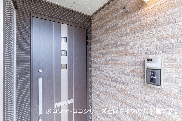 ルナ　フルールの玄関