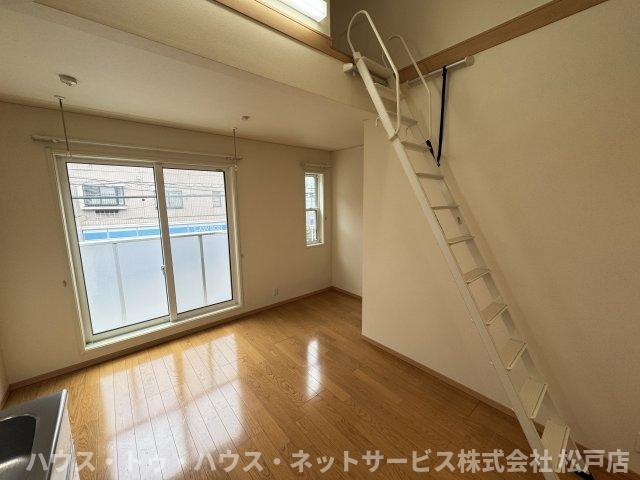 ディアコート松戸の居間・リビング
