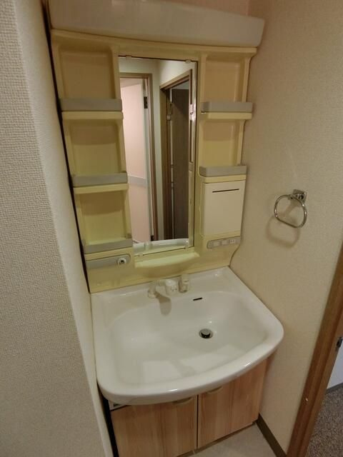 宮元町齋藤ビルの洗面所