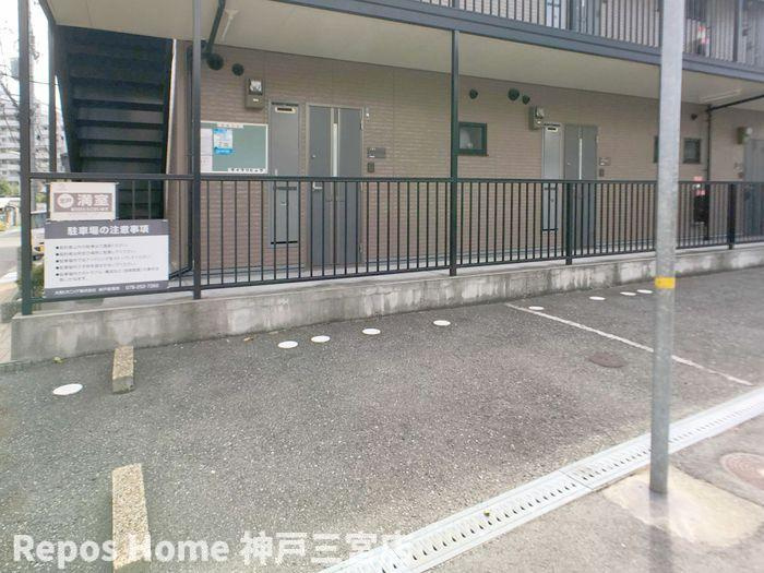 ハイツハーバーの駐車場