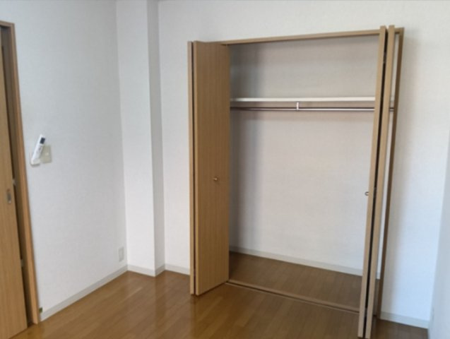 新宿区上落合２丁目のアパートの収納