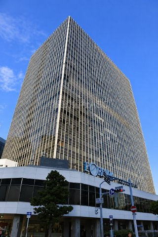 大阪駅前第4ビルの外観