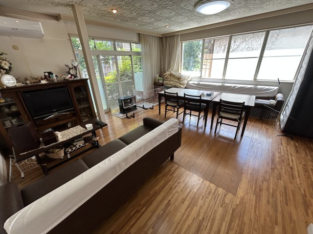 東伊豆町片瀬の居間・リビング