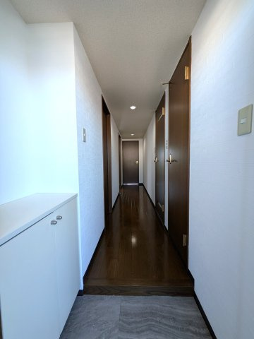 フレイア河原の玄関|参考写真です。現況優先。