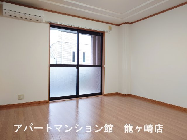レジデンス壱番館の居間・リビング