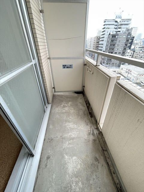 スカイコート横浜日ノ出町のバルコニー
