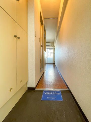 スカイコート横浜日ノ出町の玄関