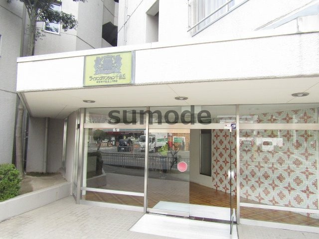 ライオンズマンション千里丘のエントランス