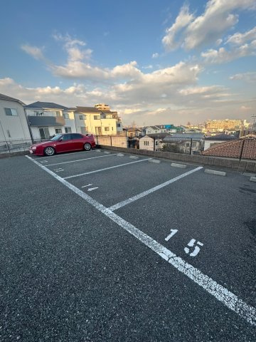 グランドール・ヴィラの駐車場