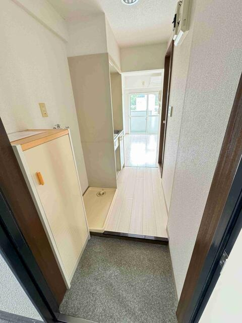 稲城市大丸の賃貸マンションの玄関