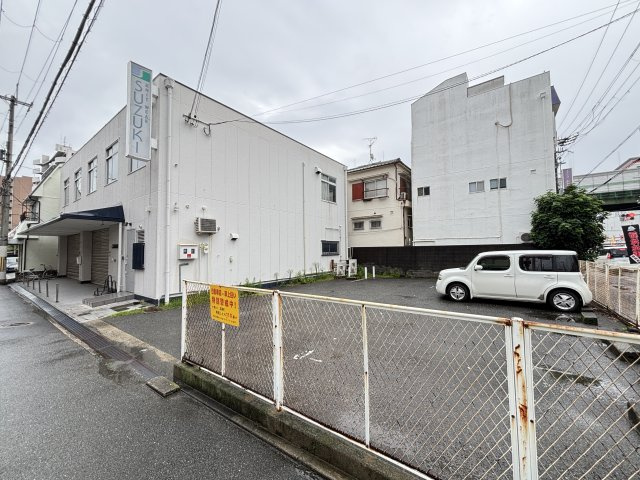 高井田本通７丁目事務所・倉庫の駐車場