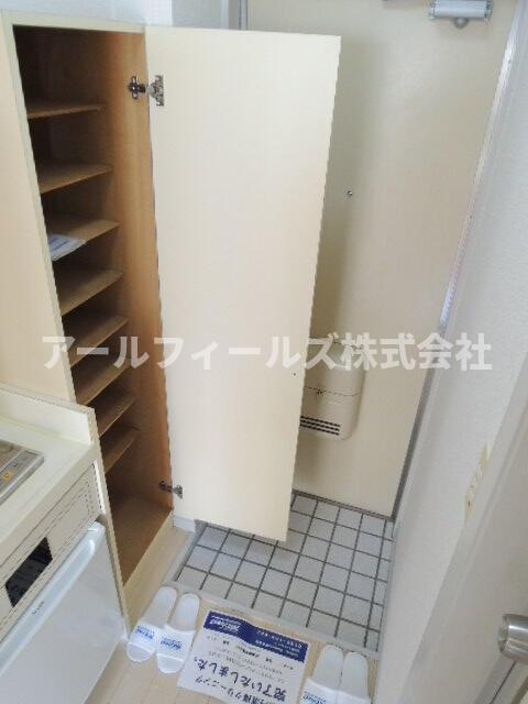 ジュネパレス松戸第４６の玄関